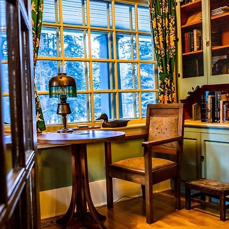 The Craftsman House Bed and Breakfast Bragg Creek Buitenkant foto