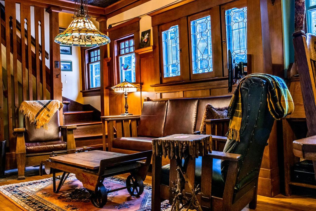 The Craftsman House Bed and Breakfast Bragg Creek Buitenkant foto