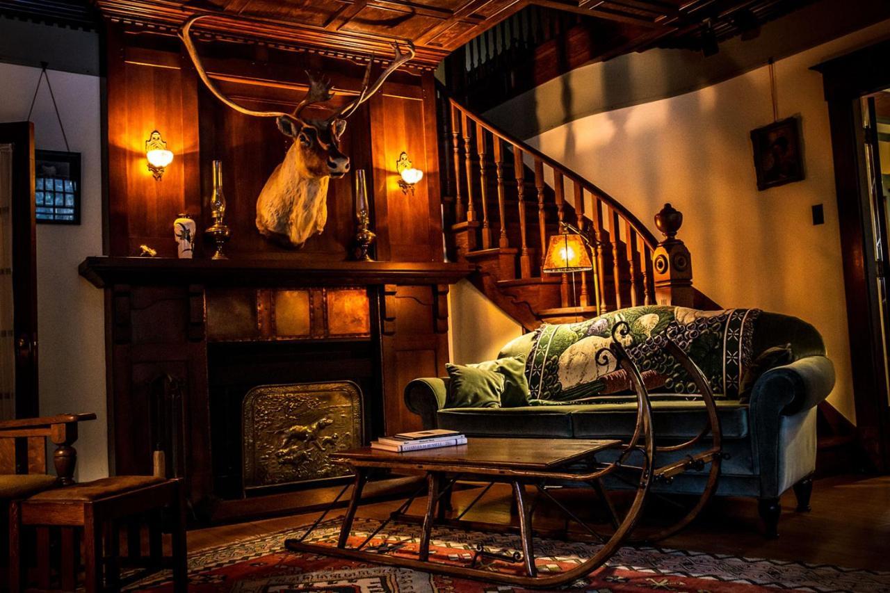 The Craftsman House Bed and Breakfast Bragg Creek Buitenkant foto