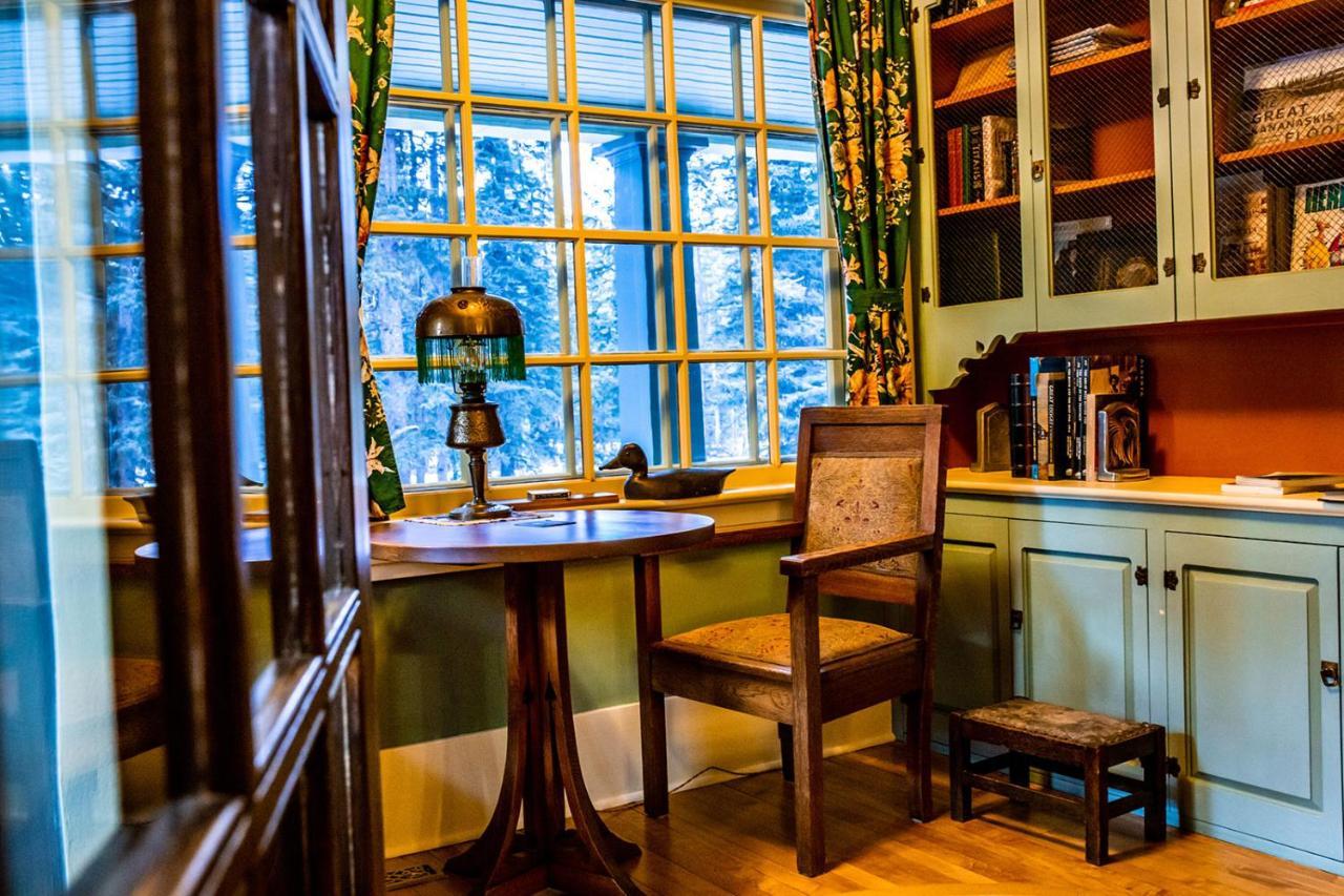 The Craftsman House Bed and Breakfast Bragg Creek Buitenkant foto