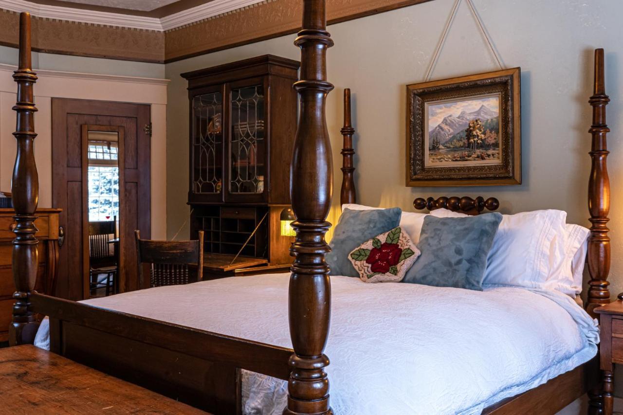 The Craftsman House Bed and Breakfast Bragg Creek Buitenkant foto